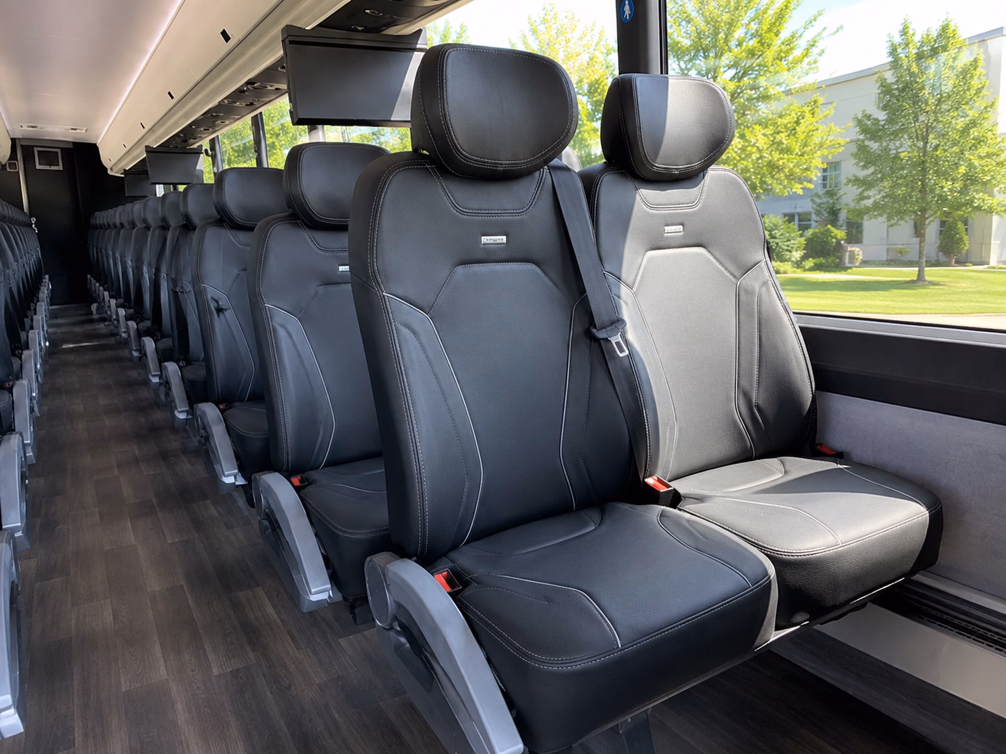 how distance and duration affect charter bus rates in clarksville tennessee