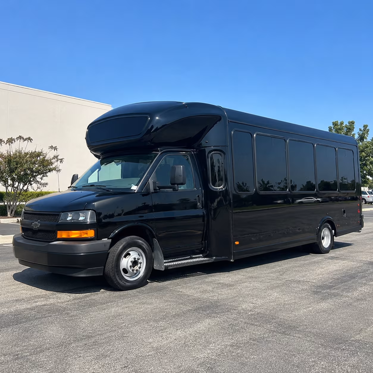party buses that keep the energy going from clarksville to the show
