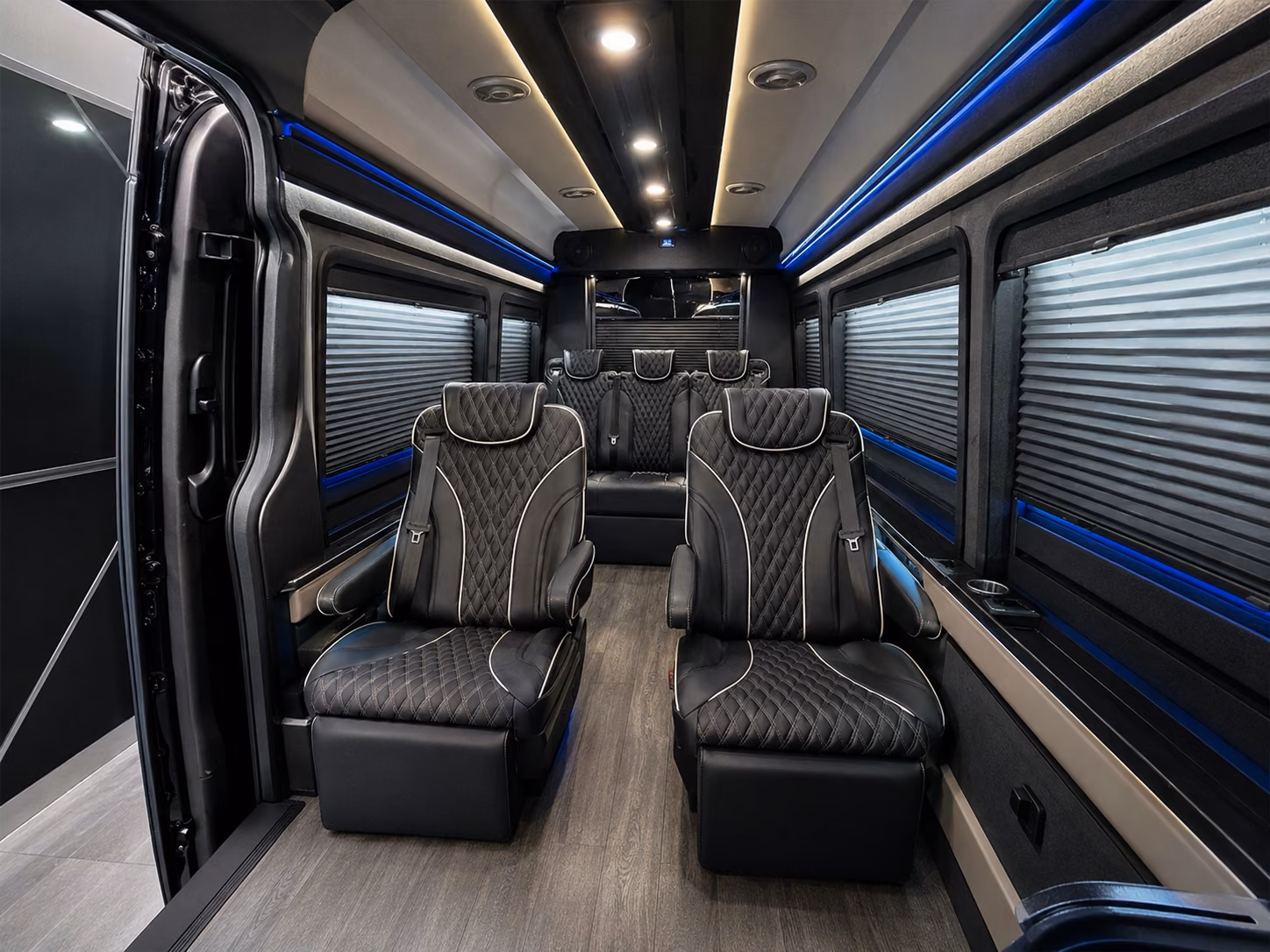 with clarksvillecharterbusservices com you ll compare buses for every clarksville airport occasion